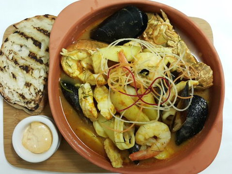 Linga Longa International Restaurant - Internet Find 0