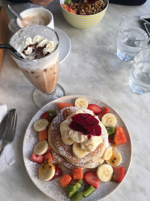Pete & Paulz Breaky Bar - Internet Find 3