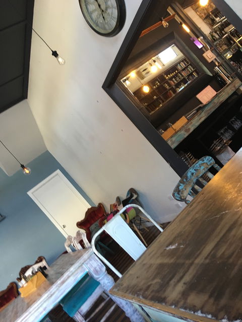 Woodbox Cafe - Internet Find 5