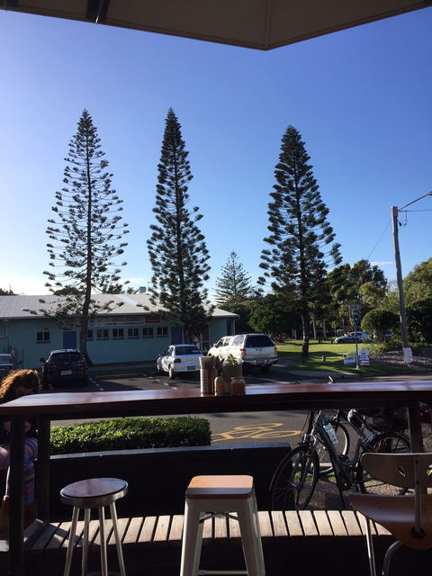 High Tide Bar, Grill And Cafe - Internet Find 5