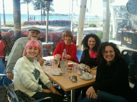 Oliver's Cafe - Internet Find 0