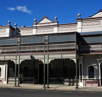 Warwick Hotel - Internet Find