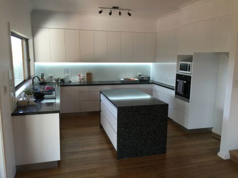 Platinum Kitchens & Bathrooms - Internet Find 1