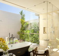 Tweed Coast Glass Pty Ltd - Internet Find