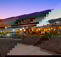 Mojo's Bar  Grill - Internet Find