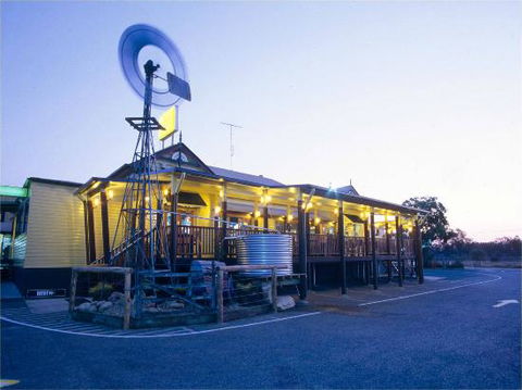Porters Plainland Hotel - Internet Find 0