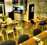 The Swae  Ivy - Bar  Restaurant - Internet Find
