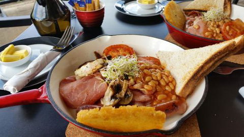 De Millaa's Coffee Shop - Internet Find 0