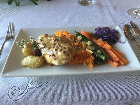 Louise's Tables Restaurant - Internet Find 0