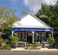 The Blue and White Teapot Cafe - Internet Find