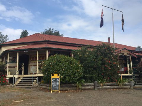 Mungungo Pub - Internet Find 0