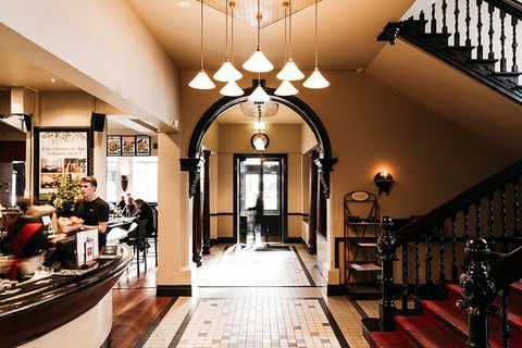 Auburn Hotel - Internet Find 0
