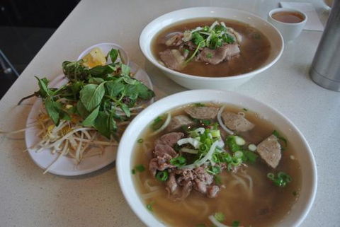 Pho Hung Vuong Saigon - Internet Find 0