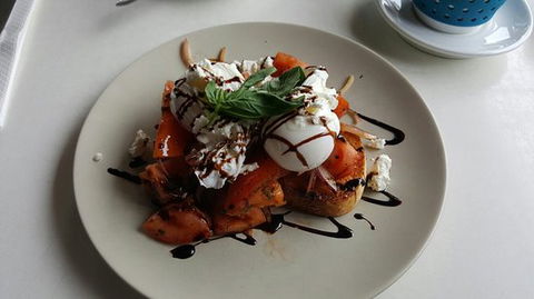 Eira Cafe Lounge Bar - Internet Find 0