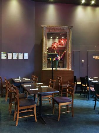 Poppy's Thai Restaurant Fountain Gate - Internet Find 0