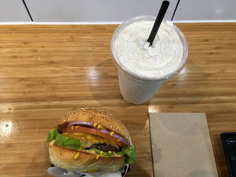 Between 2 Buns - Internet Find 0
