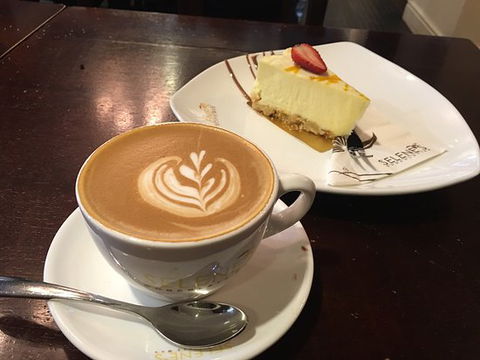 Selene's Chocolate Bar - Internet Find 0