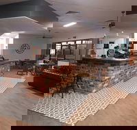 West Peak Hotel - Internet Find