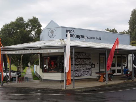 Moo's At Meeniyan - Internet Find 0