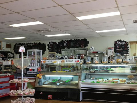 Mt Wycheproof Cafe - Internet Find 0