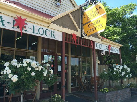 Wa-De-Lock Cellar Door - Internet Find 0
