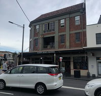 Town Hall Hotel - Internet Find