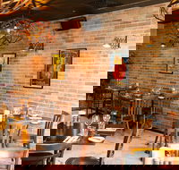 Le Bouchon Restaurant - Internet Find