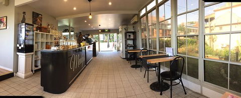 Mealy's Cafe - Internet Find 0