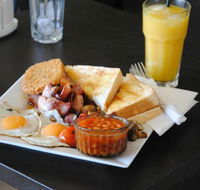 Bissys Cafe - Internet Find