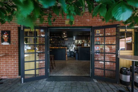 Vine And Tap - Internet Find 0