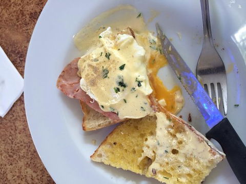 Simon's Cafe - Internet Find 0