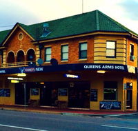 Queens Arms Hotel - Internet Find