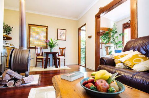 Lillypillys Cottages And Day Spa - Internet Find 0