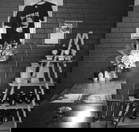 Dark Alley Cafe - Internet Find