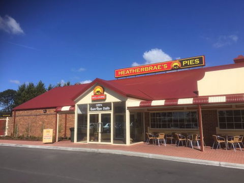 Heatherbrae's Pies - Internet Find 0