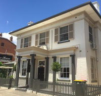 Montrose House on Riverbank - Internet Find