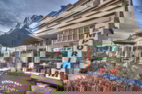 Barnes Store Emporium and Caf