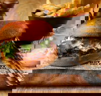 Eltham Hotel Bistro - Internet Find