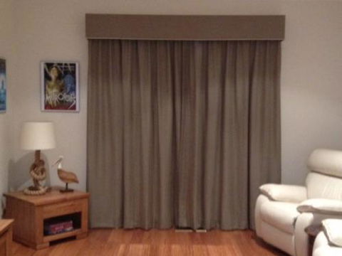 Curtain & Blind Factory The - Internet Find 0