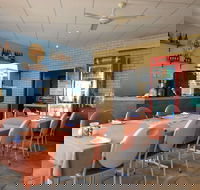 Golden Ponds Bar Restaurant Function Centre - Internet Find