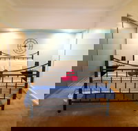 Naked Whisky Bar - Internet Find