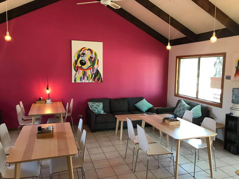 The Fat Beagle Coffee Shop - Internet Find 1