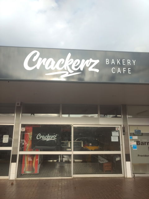 Crackerz Bakery - Internet Find 0