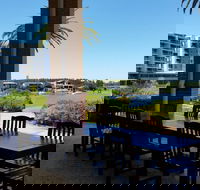 Signatures Restaurant and Bar - Internet Find