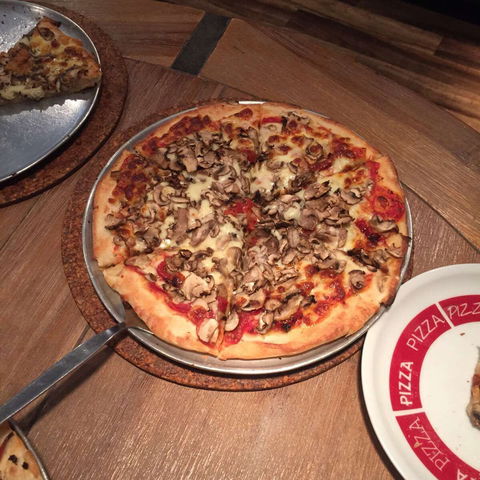 Pizza Napoli - Internet Find 0