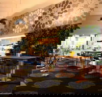 Wattle Hotel - Internet Find