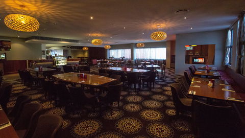 Gladstone Reef Hotel - Internet Find 0