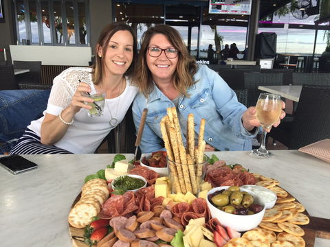 Mulwala Water Ski Club Dining - Internet Find 1