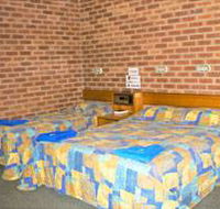 Bohle Barn Hotel Motel - Internet Find