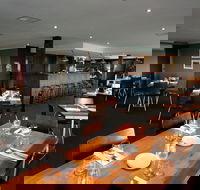 Sisters Rock Restaurant - Internet Find